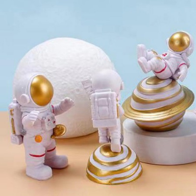 Astronaut Figurines Modern Collectibles Spaceman Series Miniatures Ornament for Desktop Decor